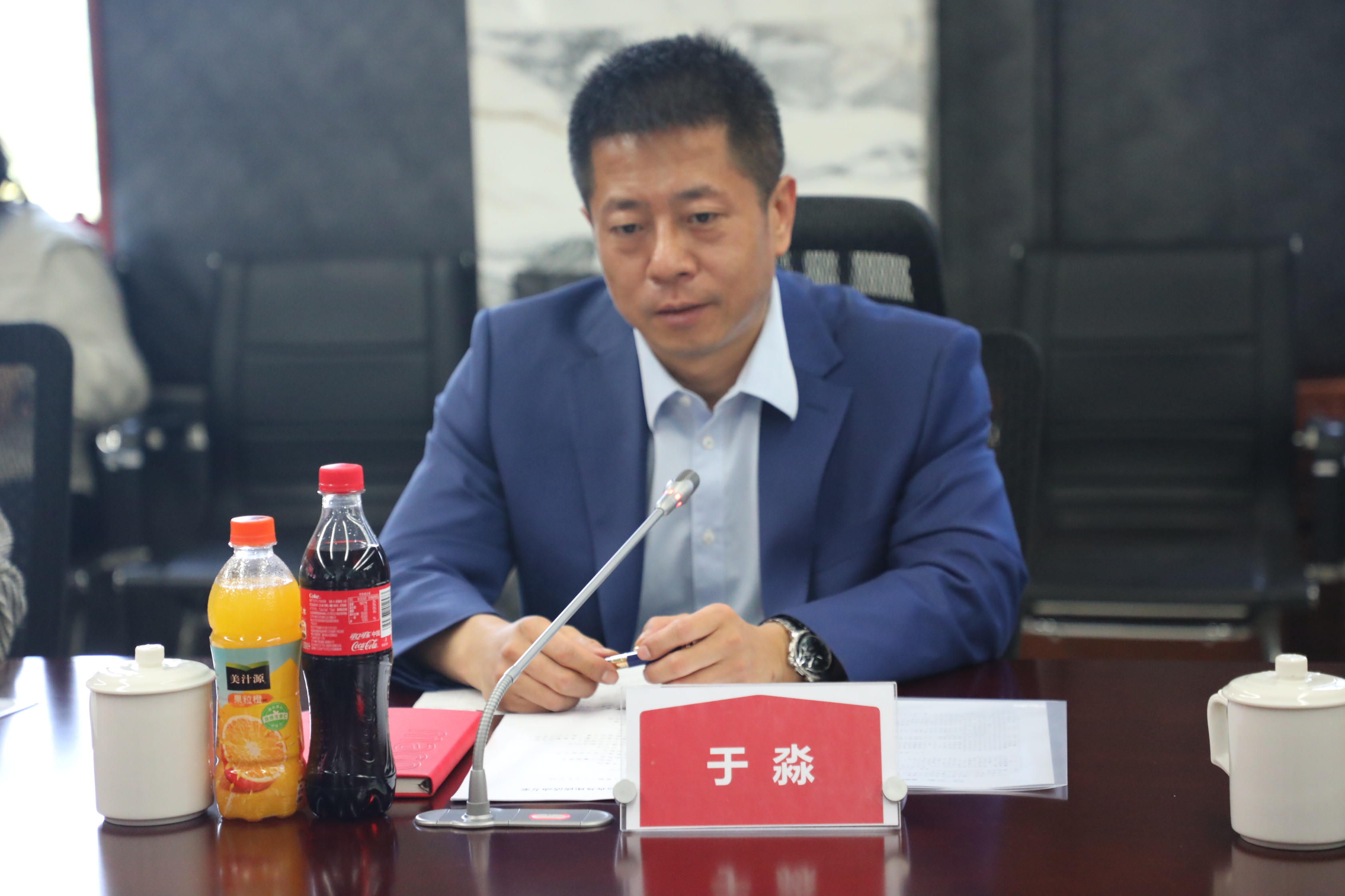 經(jīng)開區(qū)工委副書記、組織人事部部長于淼一行蒞臨美巢參觀督導(dǎo)